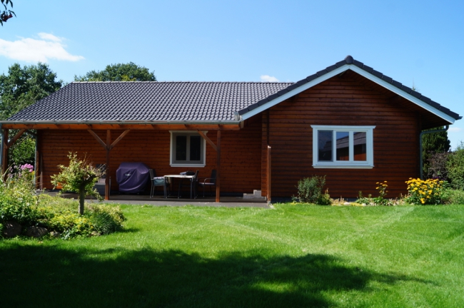 Haus gartenseitig