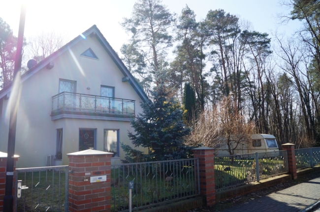 Haus straßenseitig