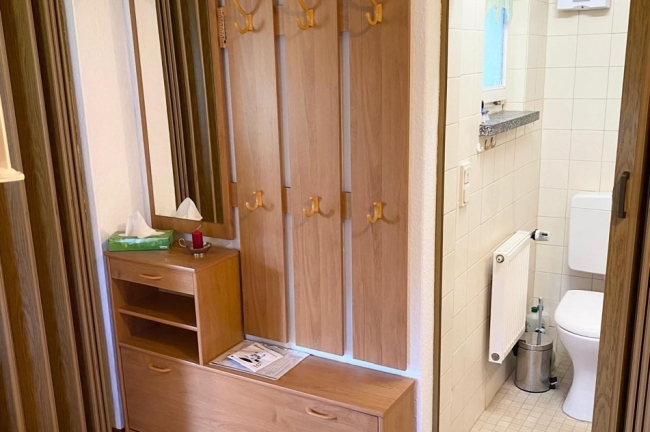 Garderobe EG