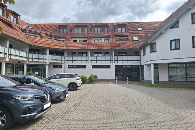 Individuell geschnittene 2-Raum Dachgeschosswohnung mit neuer Einbauküche in Lebus!